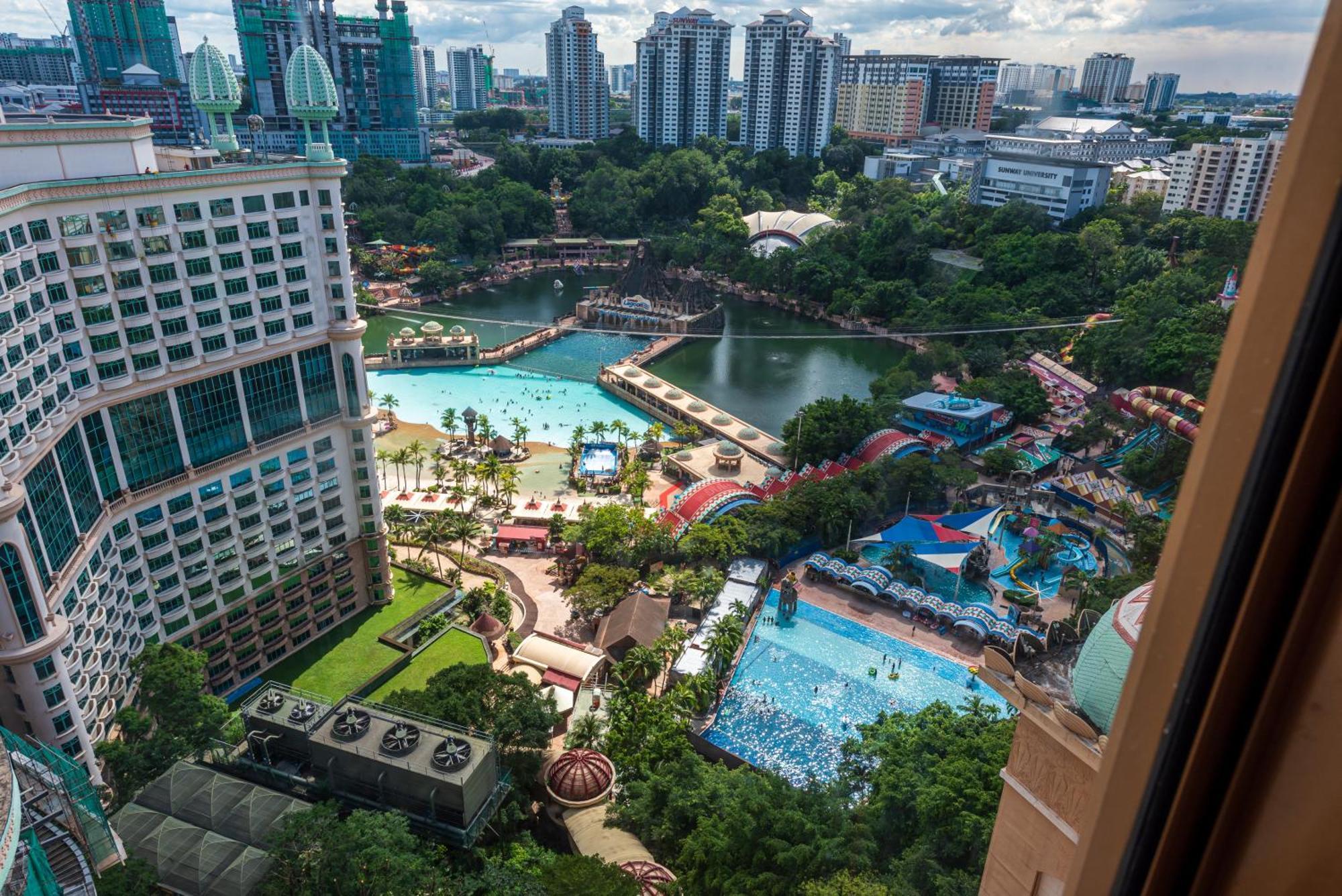 Lagoon View 6Pax Homestay At Sunway Resort Suites Petaling Jaya Buitenkant foto